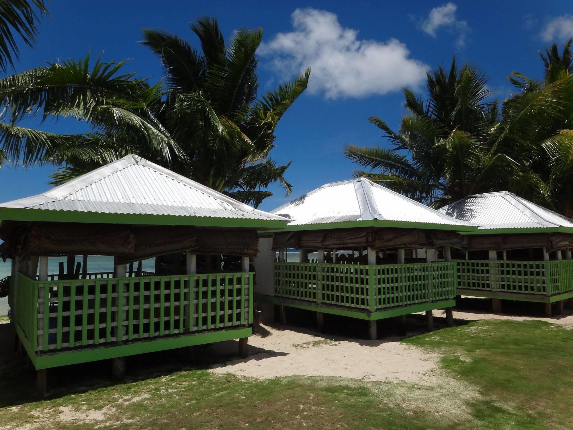 Tailua Beach Fales Manase Екстер'єр фото