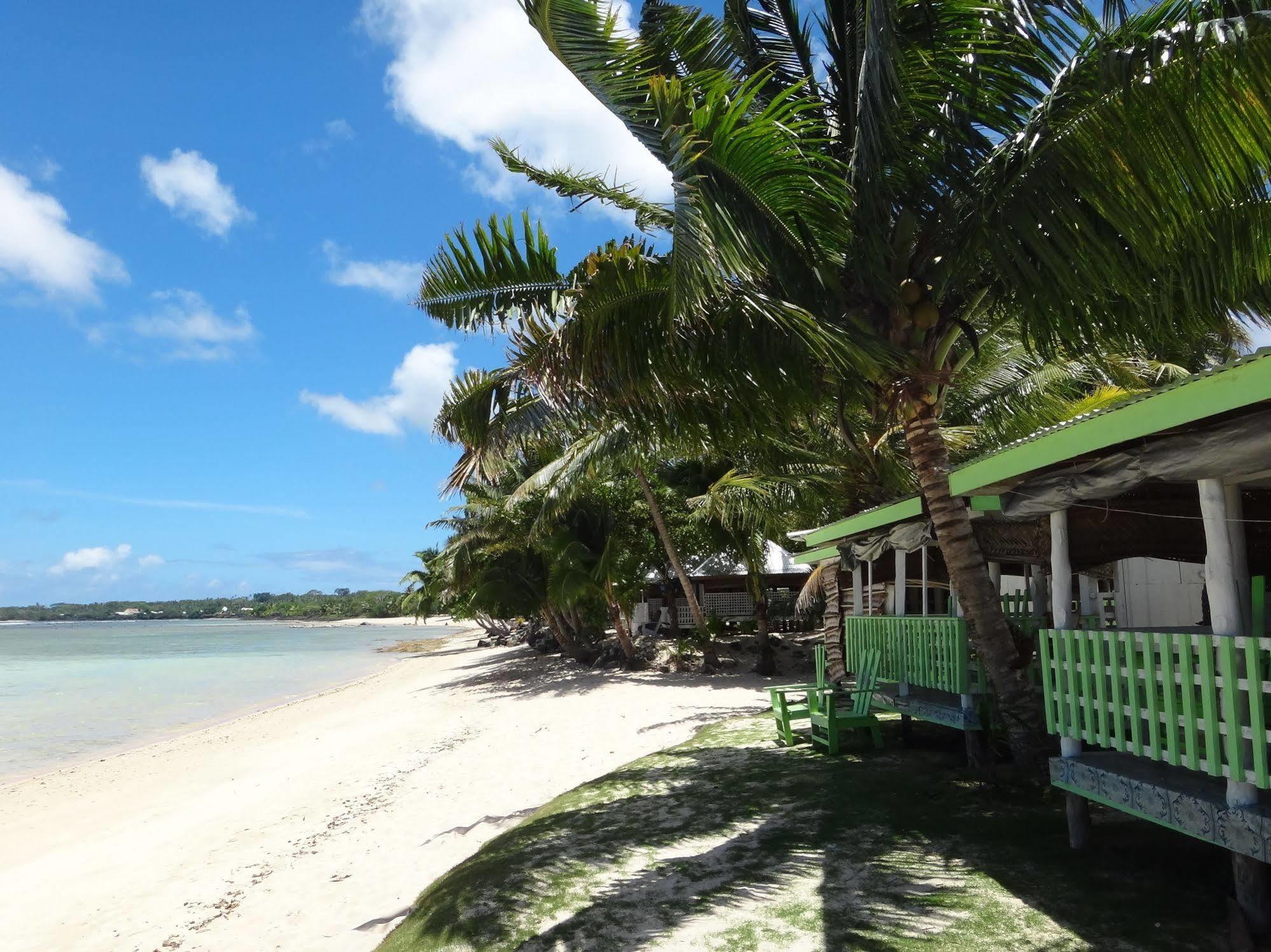 Tailua Beach Fales Manase Екстер'єр фото