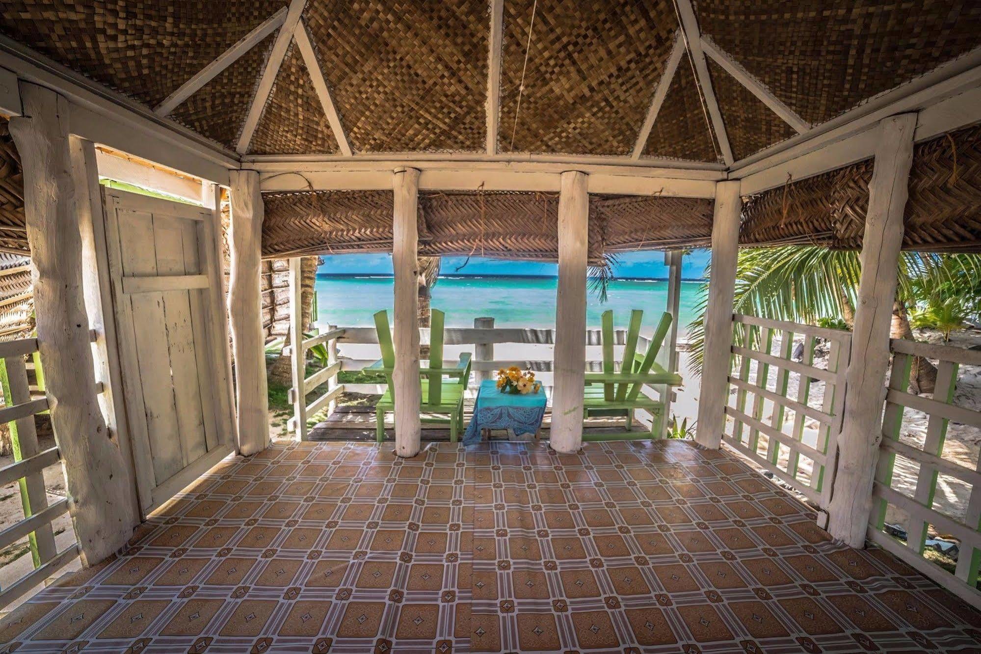 Tailua Beach Fales Manase Екстер'єр фото