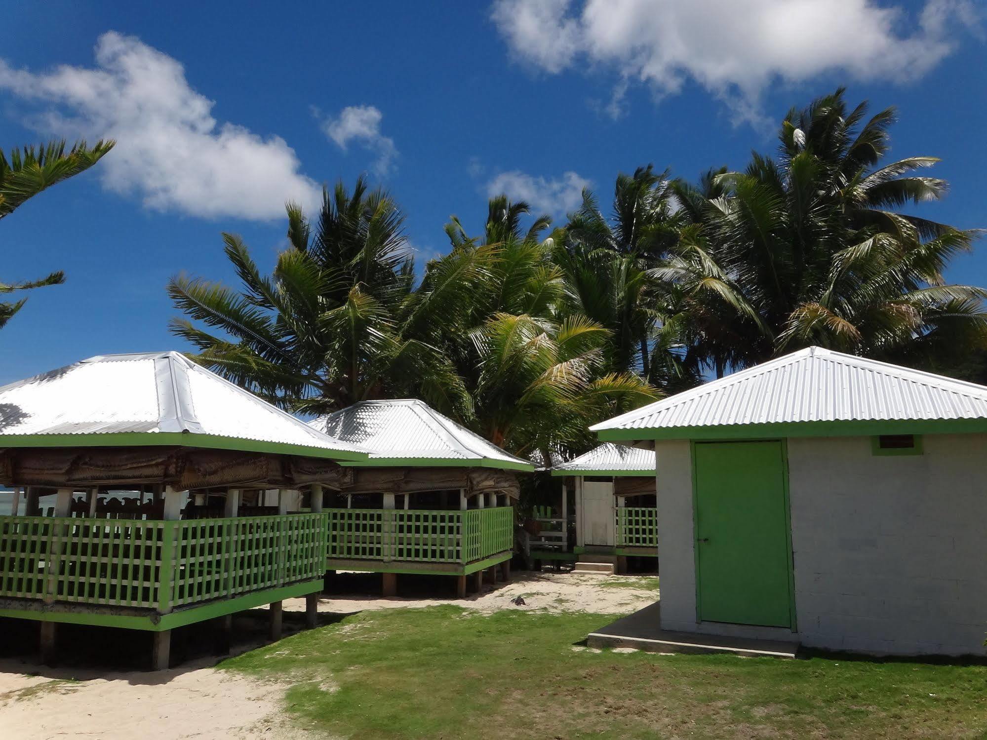 Tailua Beach Fales Manase Екстер'єр фото