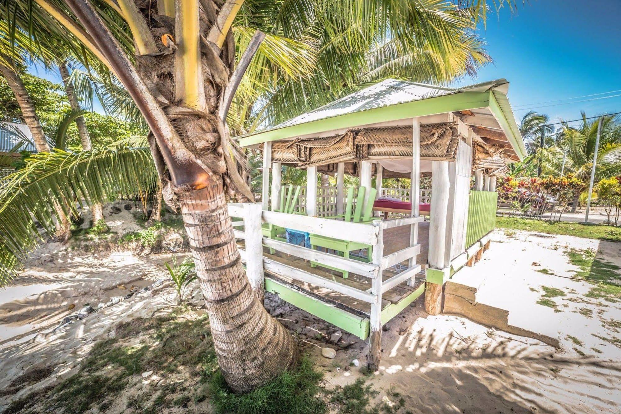 Tailua Beach Fales Manase Екстер'єр фото