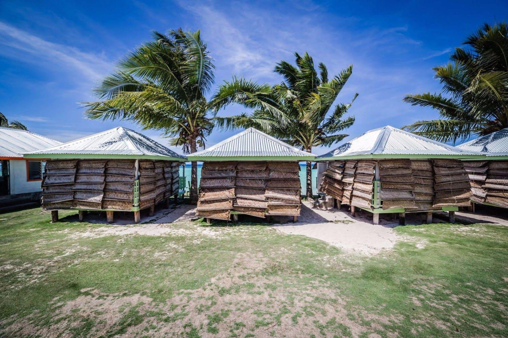 Tailua Beach Fales Manase Екстер'єр фото