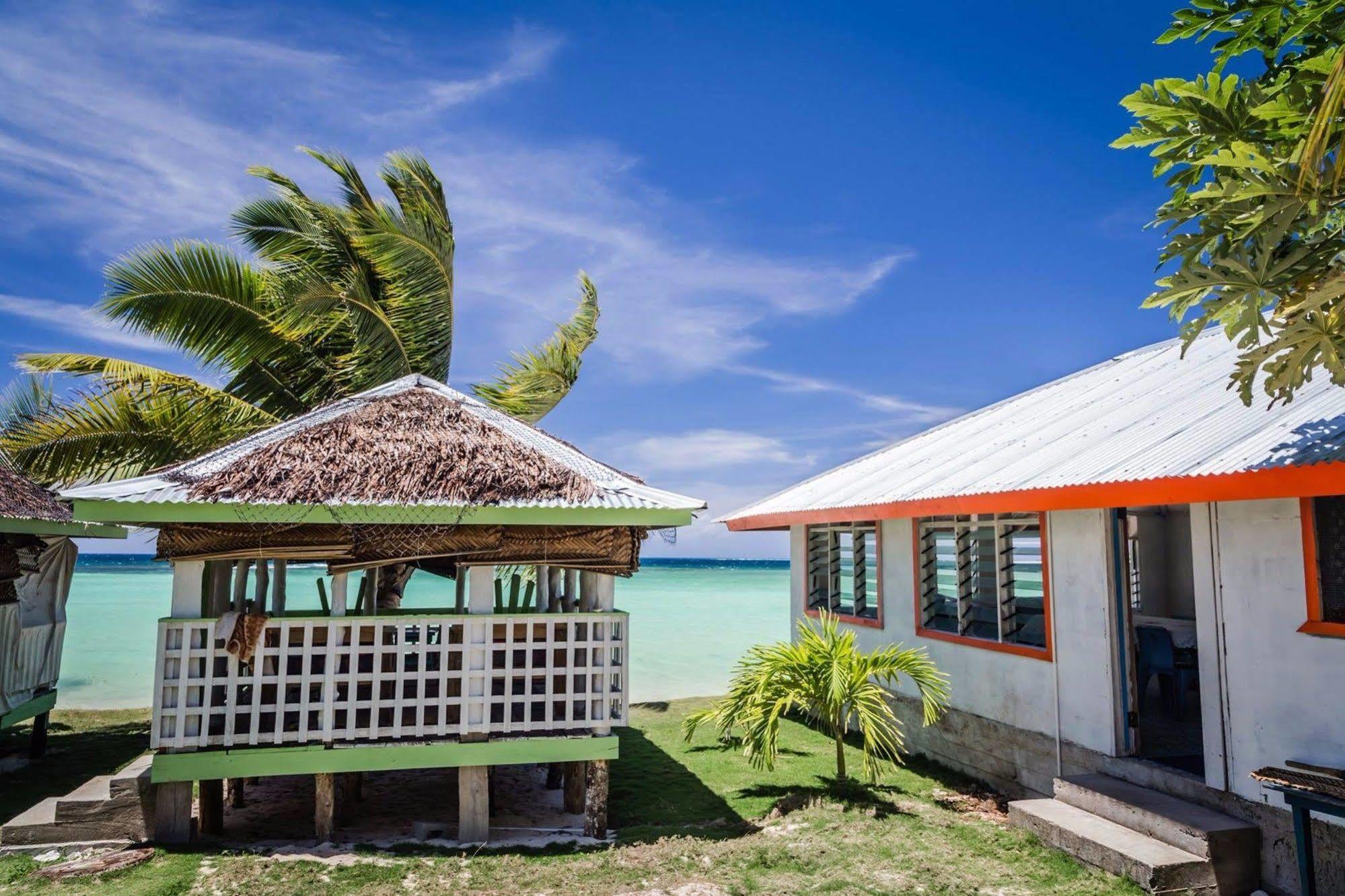 Tailua Beach Fales Manase Екстер'єр фото