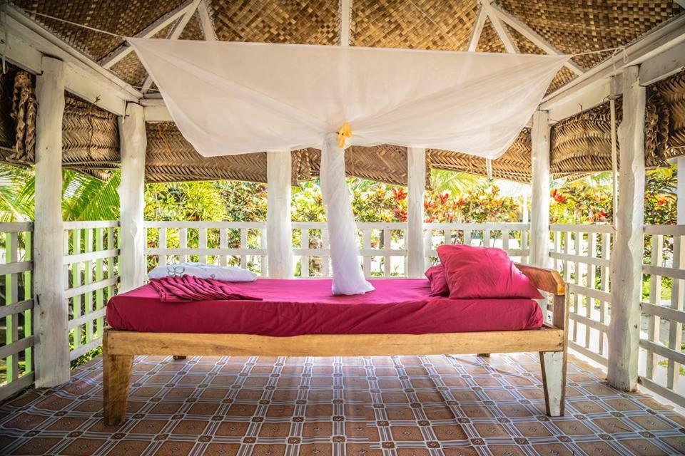 Tailua Beach Fales Manase Екстер'єр фото